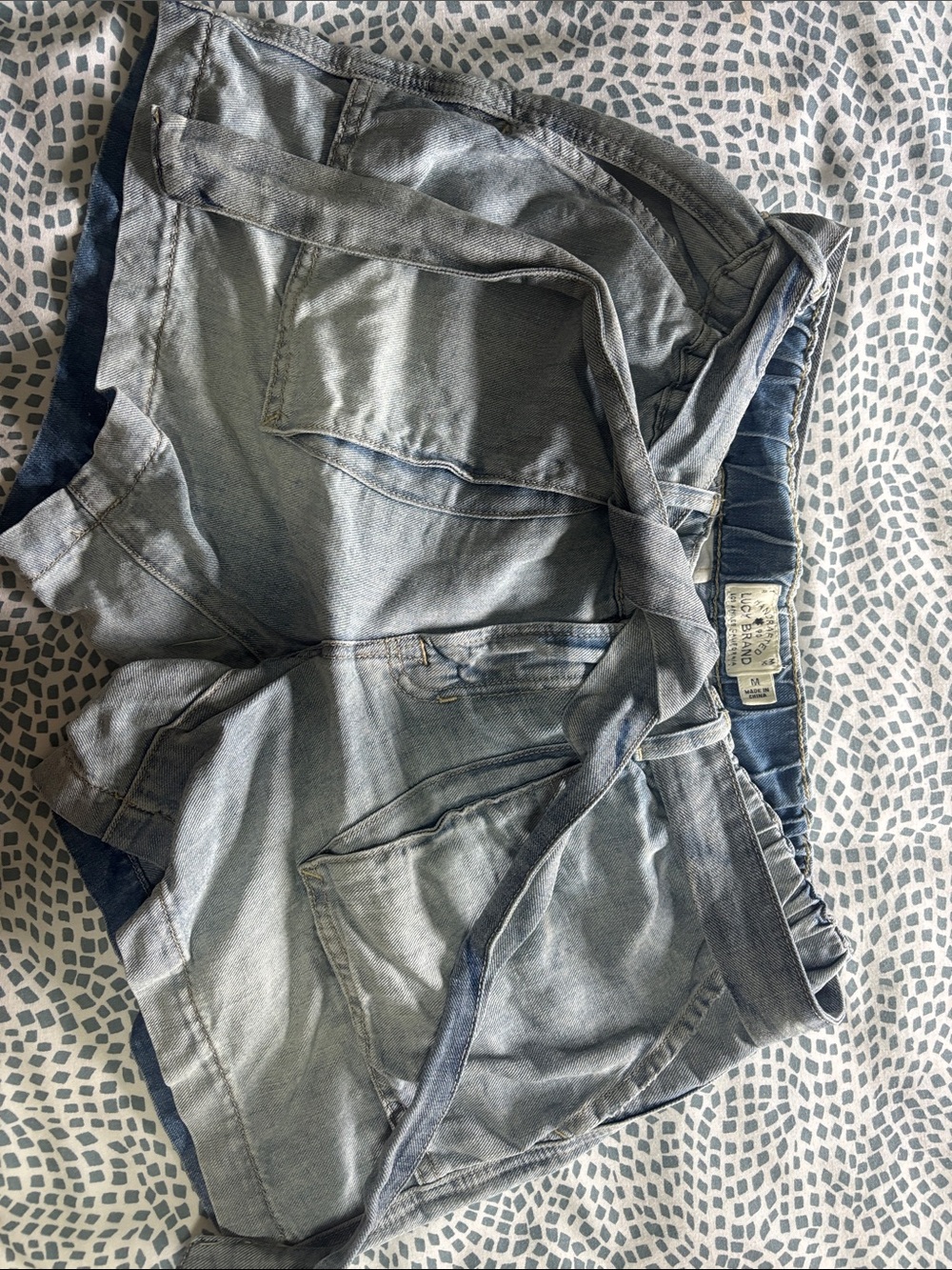Lucky brand belted Light Wash Denim woman’s Shorts with Drawstring